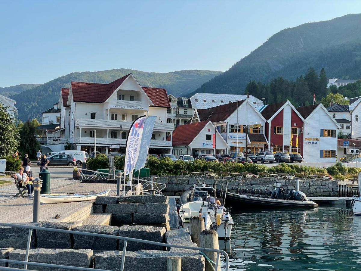Balestrand Fjordapartments Exterior photo